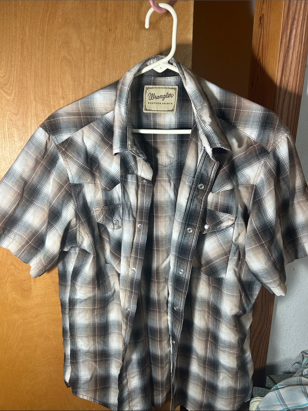 Wrangler Short Sleeve Plaid Button-Down Shirt - Brown & Black
